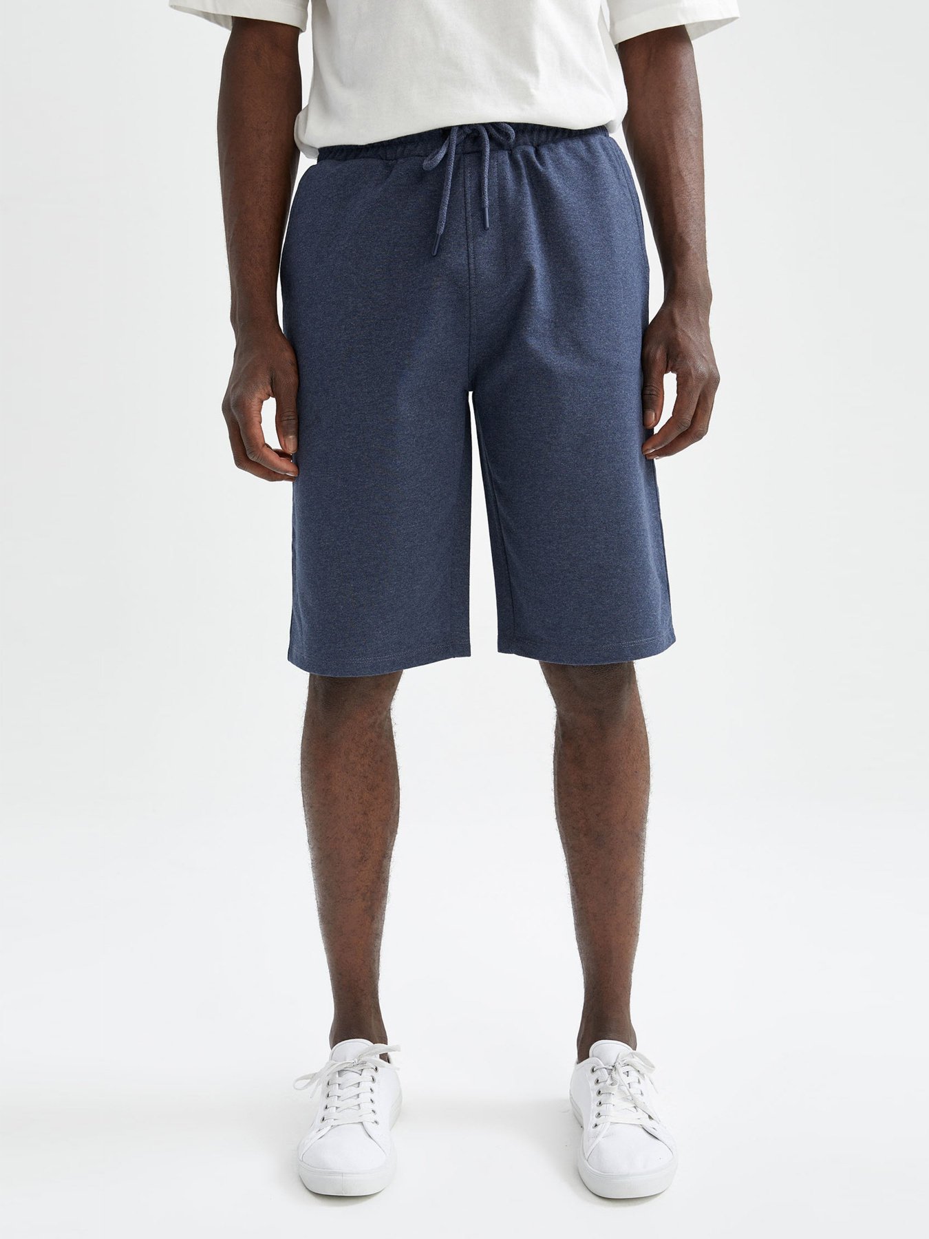 Повсякденні шорти DeFacto модель V1877AZ-NV211 Повсякденні шорти DeFacto модель V1877AZ-NV211 Фото