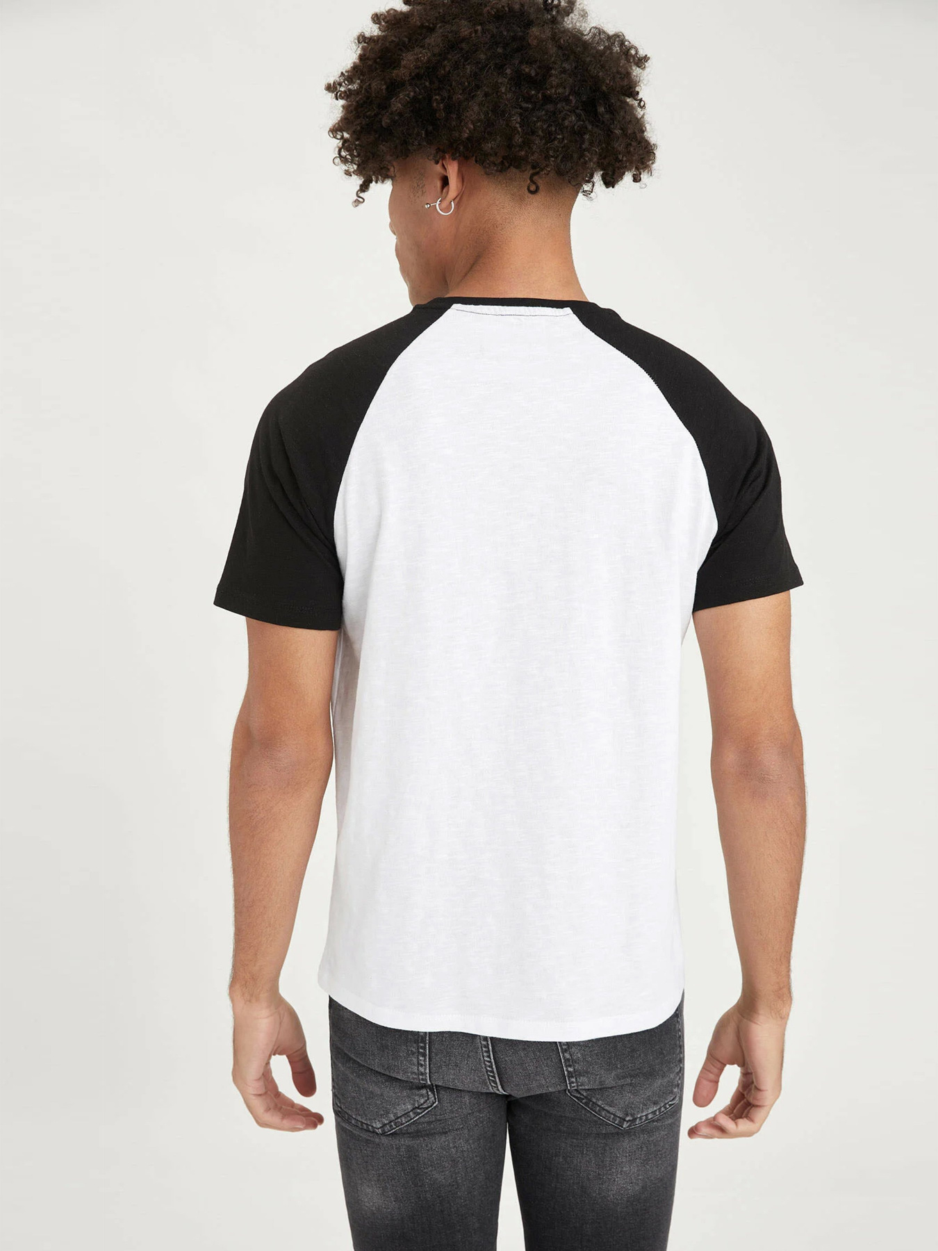 Футболки и поло DeFacto модель U6141AZ-BK27 Фото