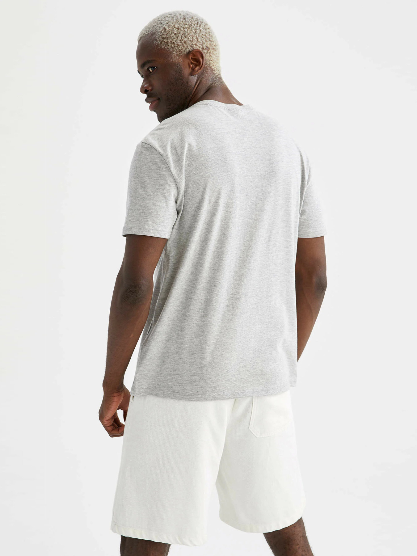 Набор футболок DeFacto модель V1879AZ-GR210 Фото