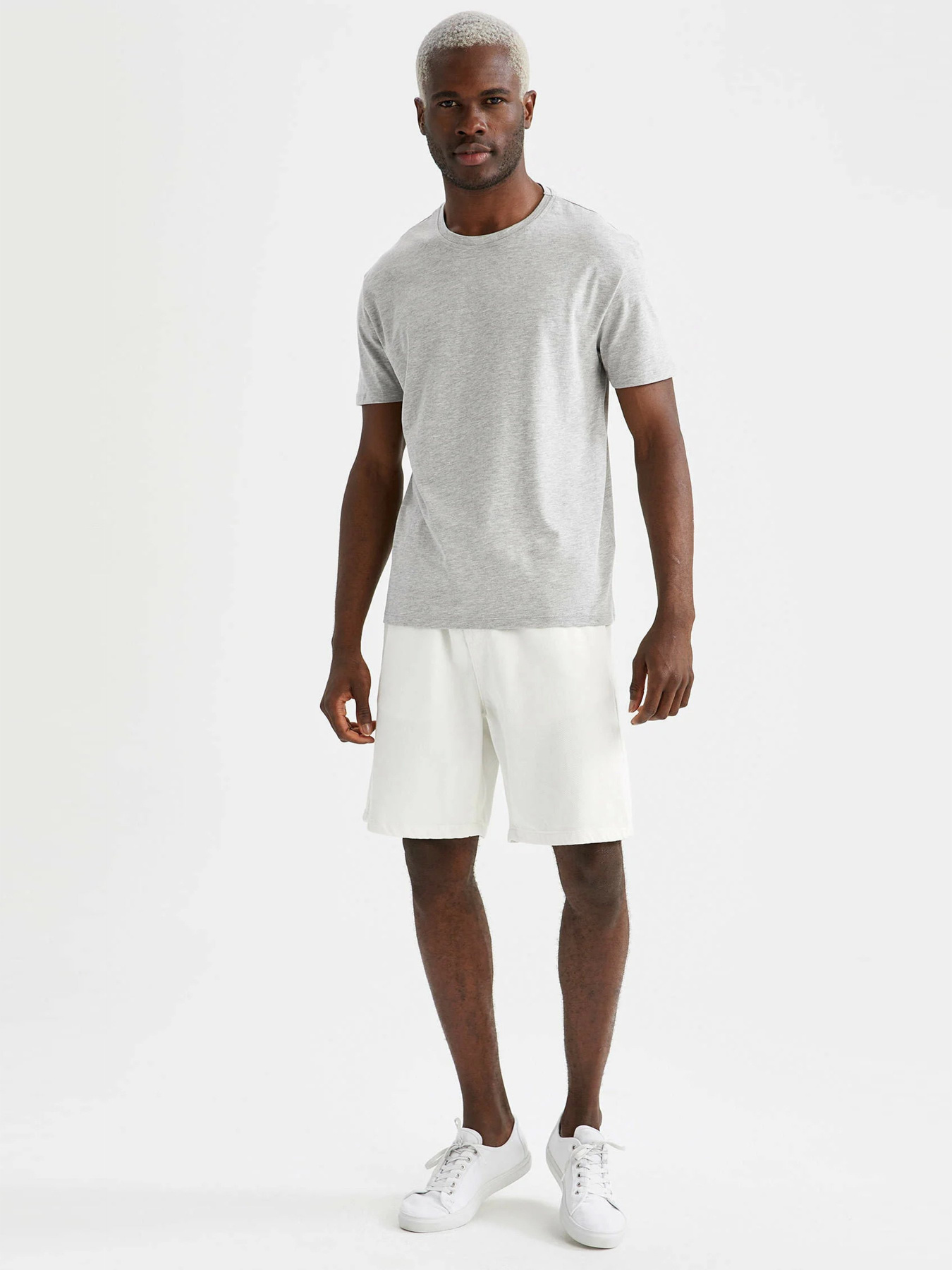 Набор футболок DeFacto модель V1879AZ-GR210 Фото