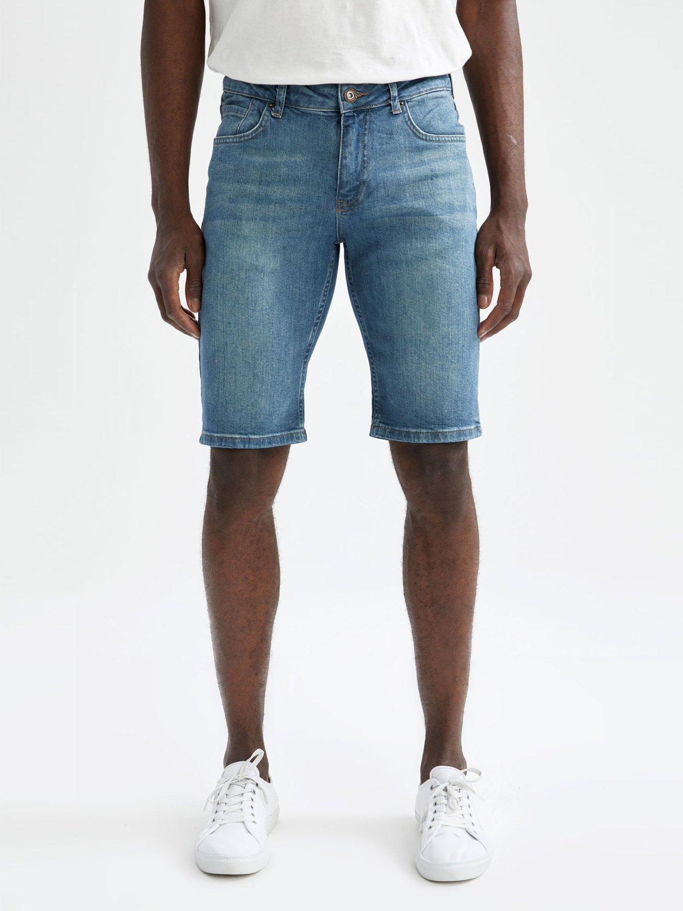 Джинсові шорти DeFacto модель U2874AZ-NM29 Джинсові шорти DeFacto модель U2874AZ-NM29 Фото