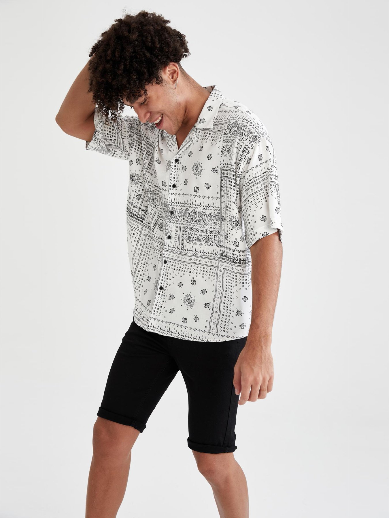 Повсякденні шорти DeFacto модель U4785AZ-NM40 Повсякденні шорти DeFacto модель U4785AZ-NM40 Фото