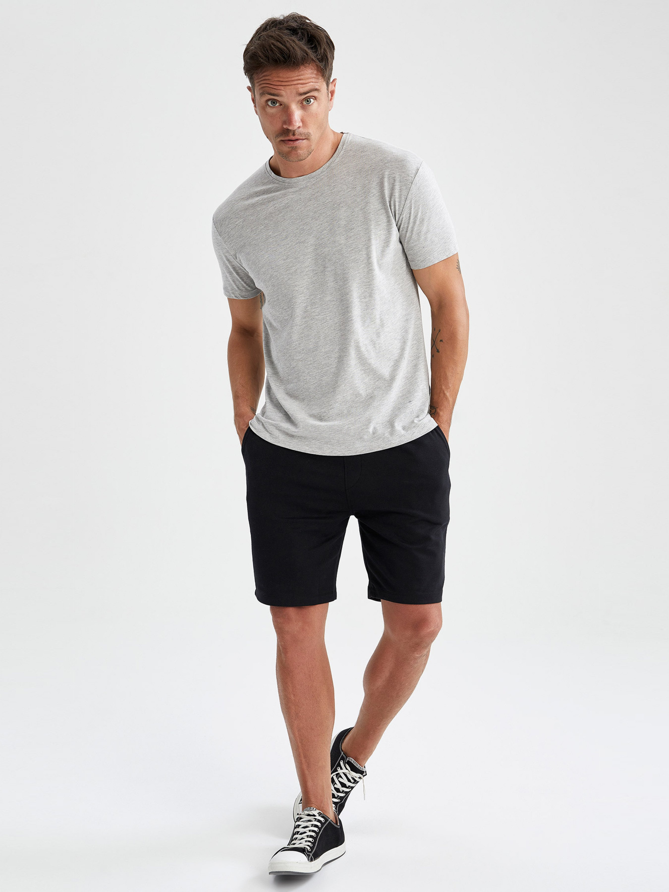 Набор футболок DeFacto модель V1872AZ-GR210 Фото