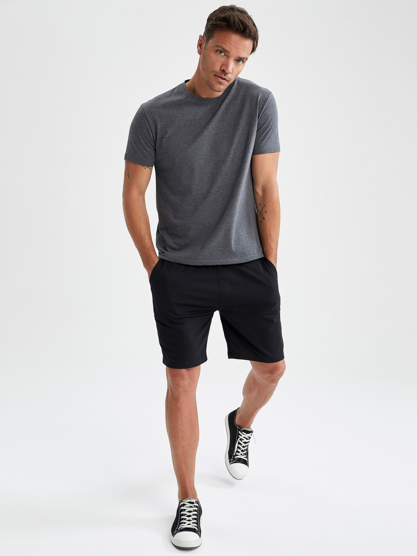 Набор футболок DeFacto модель V1872AZ-GR210 Фото