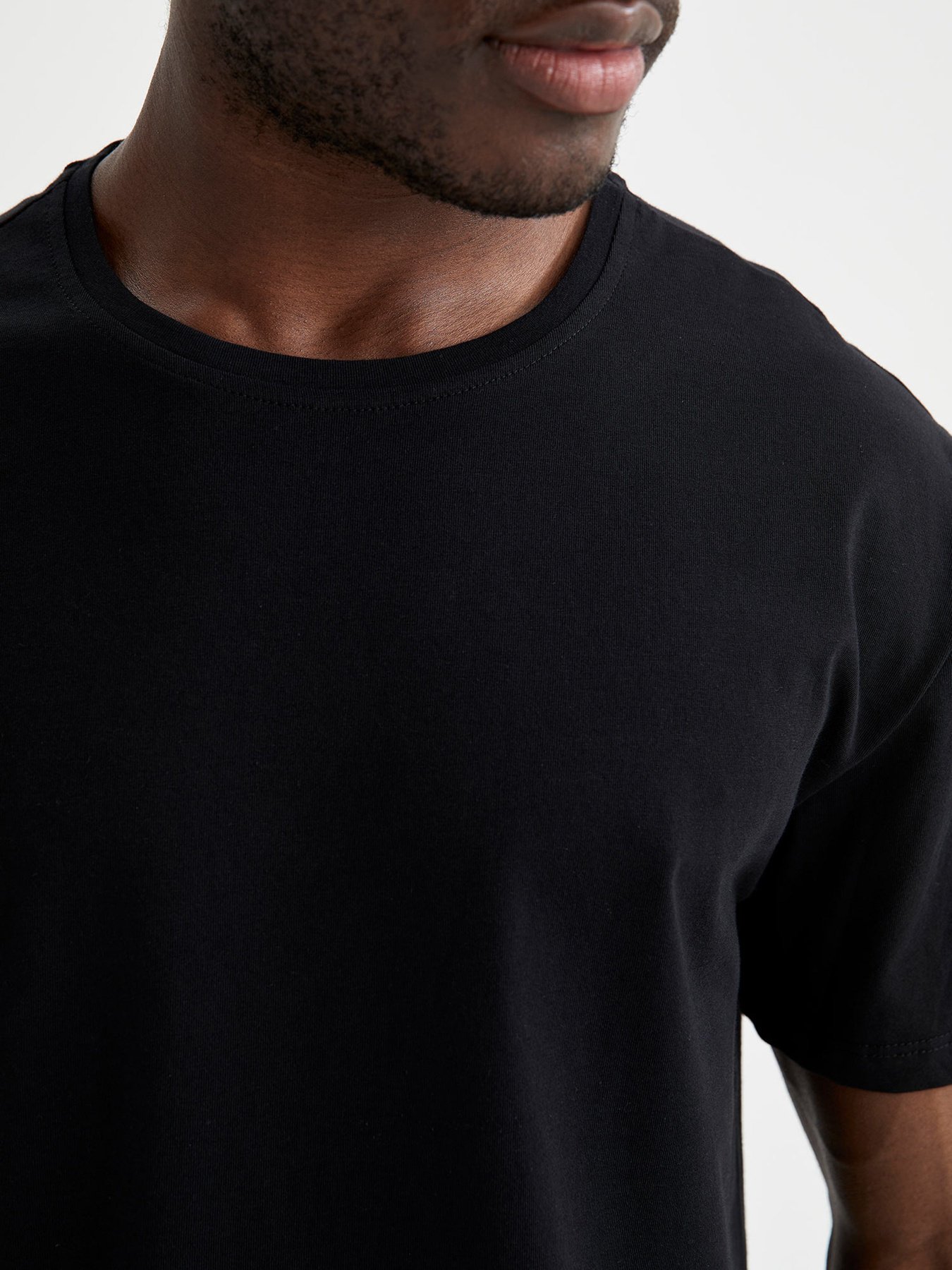 Набор футболок DeFacto модель V1872AZ-IN225 Фото