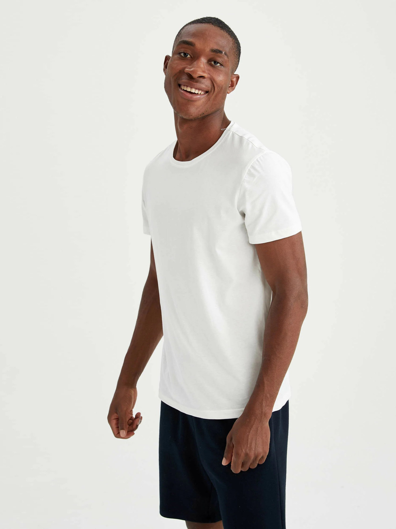 Футболки и поло DeFacto модель V3210AZ-WT32 Фото