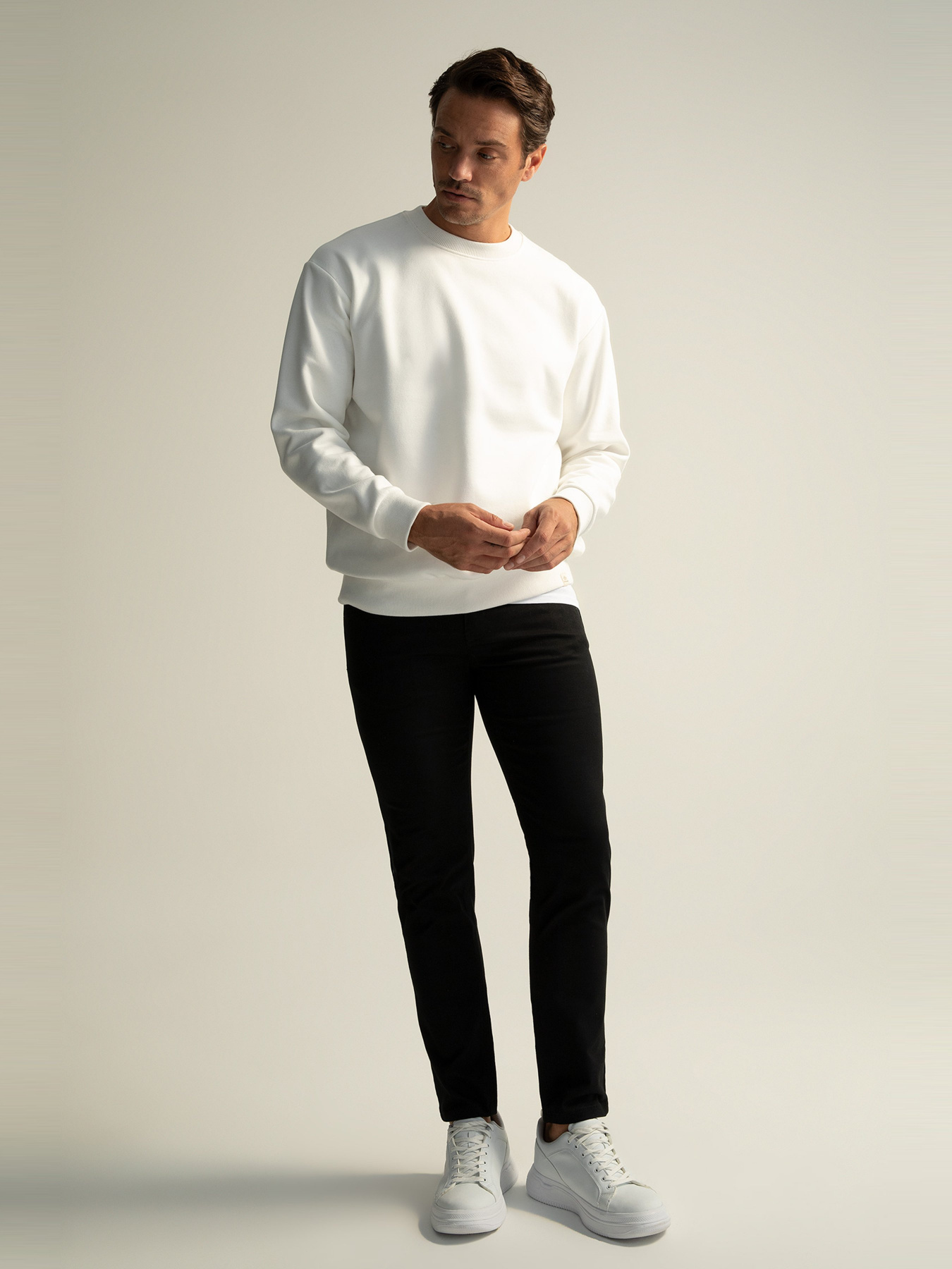 Зауженные джинсы DeFacto Slim модель U6628AZ-BK27 Фото