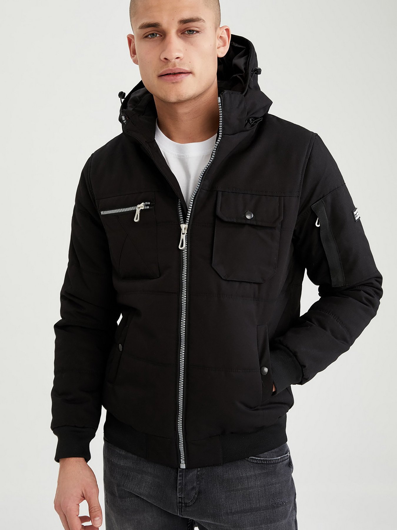 Зимняя куртка DeFacto модель U0119AZ-BK27 Фото