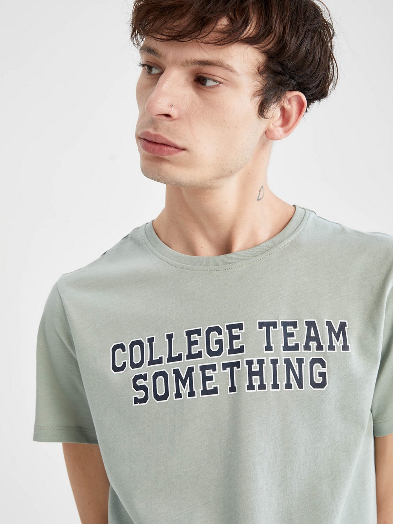 Футболки и поло DeFacto модель W6086AZ-GN902 Фото