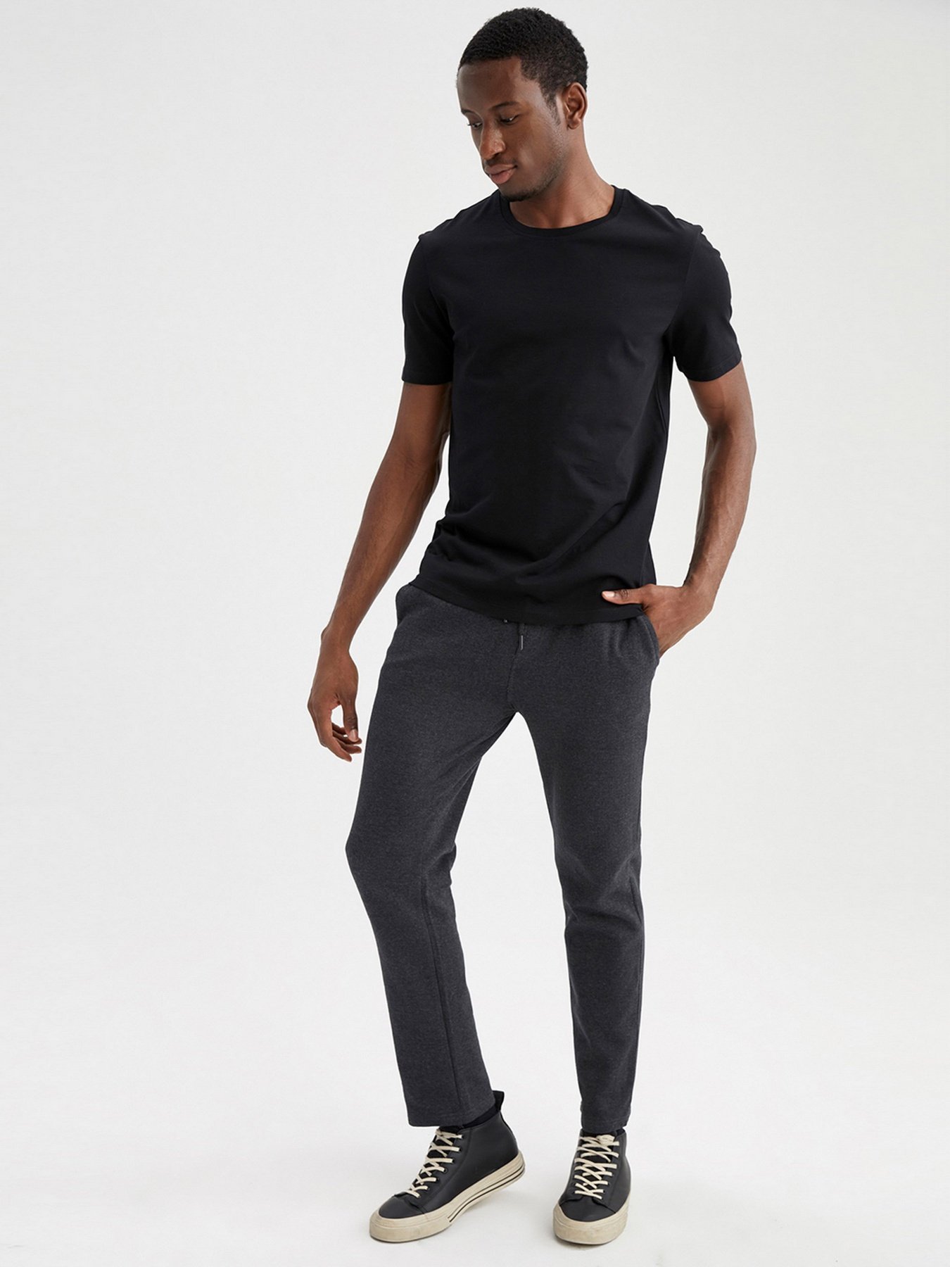 Футболки и поло DeFacto модель M7666AZ-BK27 Фото