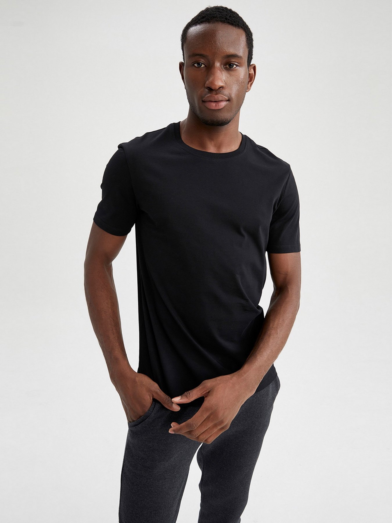 Футболки і поло DeFacto модель M7666AZ-BK27 Фото