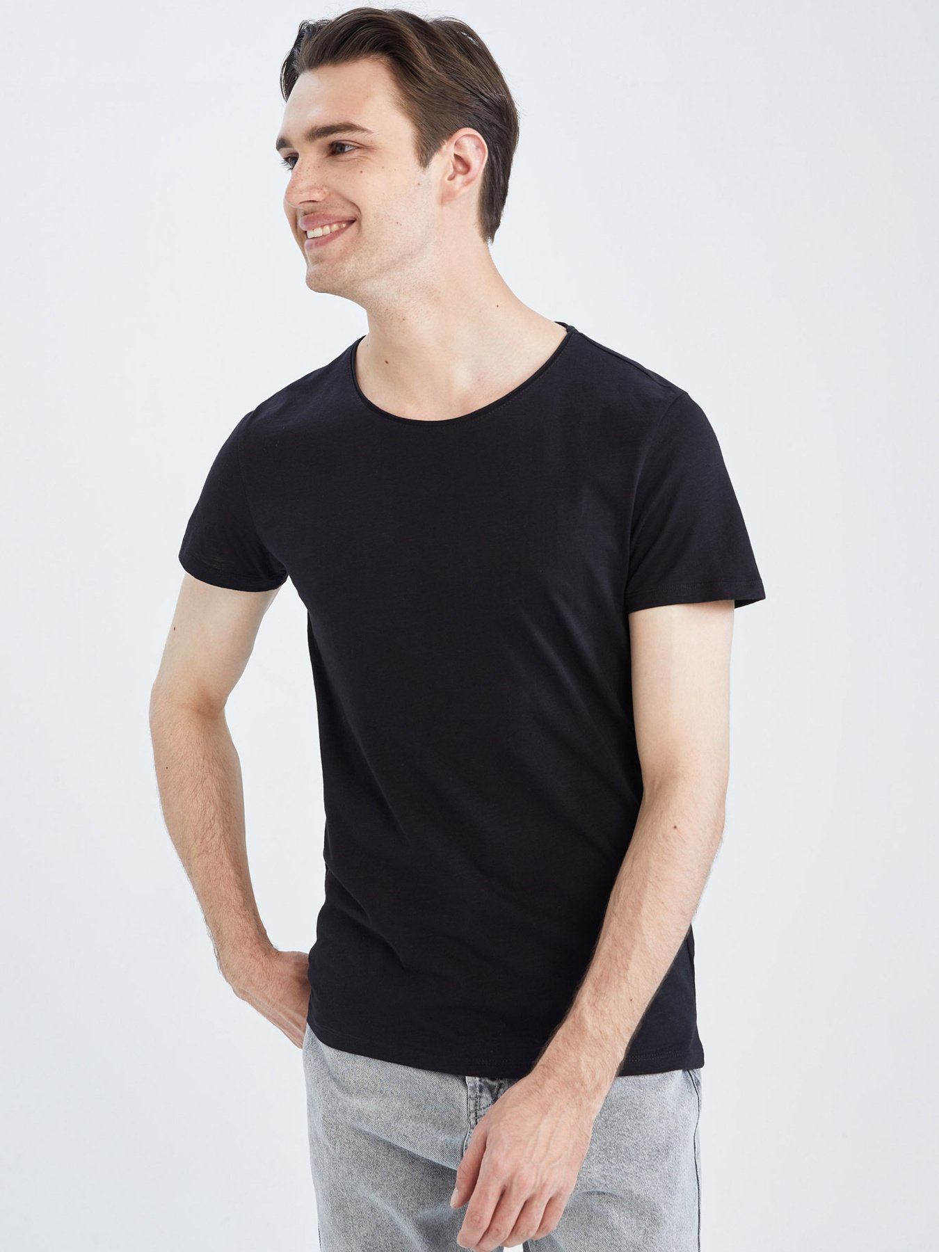 Футболки и поло DeFacto модель M4789AZ-BK81 Фото