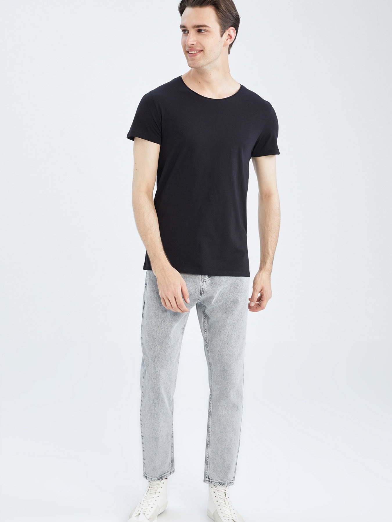 Футболки и поло DeFacto модель M4789AZ-BK81 Фото