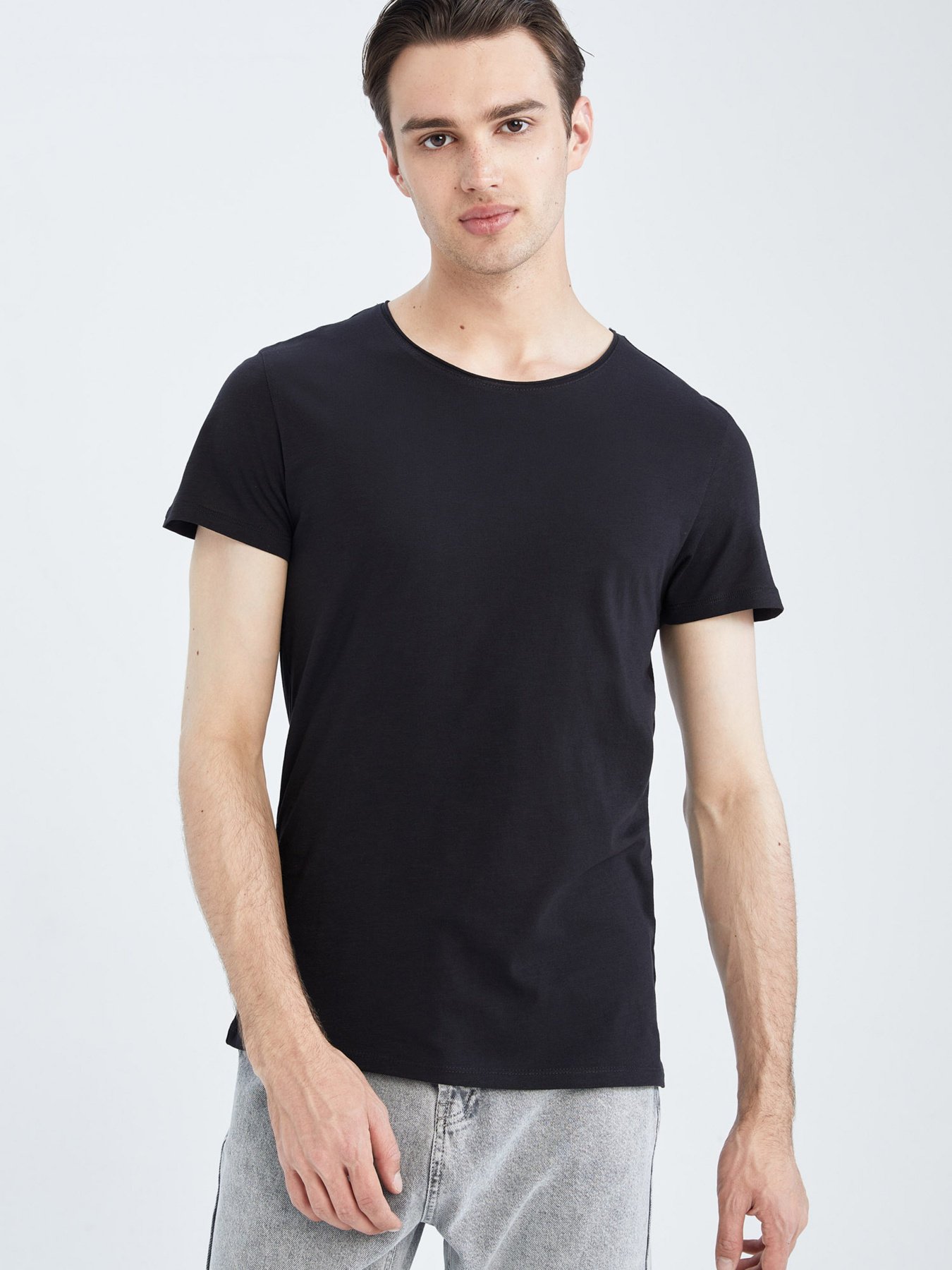 Футболки и поло DeFacto модель M4789AZ-BK81 Футболки и поло DeFacto модель M4789AZ-BK81 Фото