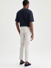 Зауженные джинсы DeFacto модель R0298AZ-GR426 Зауженные джинсы DeFacto модель R0298AZ-GR426 Фото