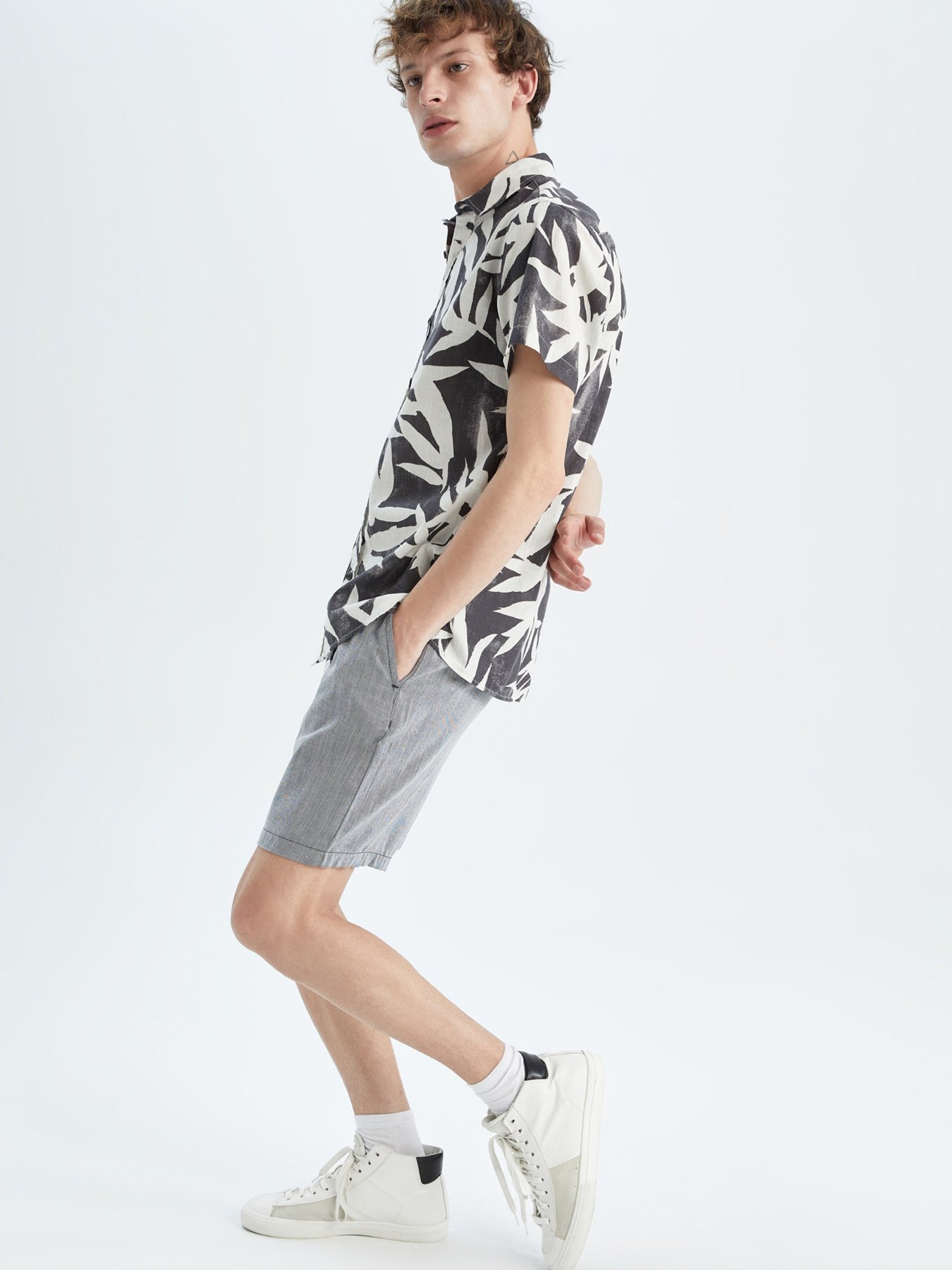 Шорты DeFacto модель X3317AZ-BK81 Фото