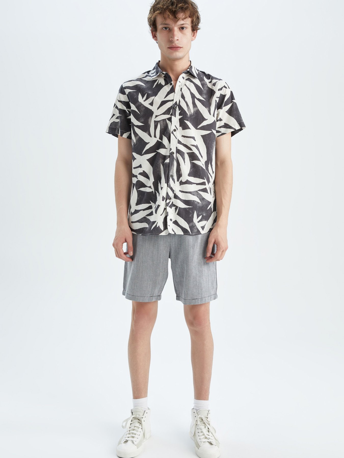 Шорты DeFacto модель X3317AZ-BK81 Фото