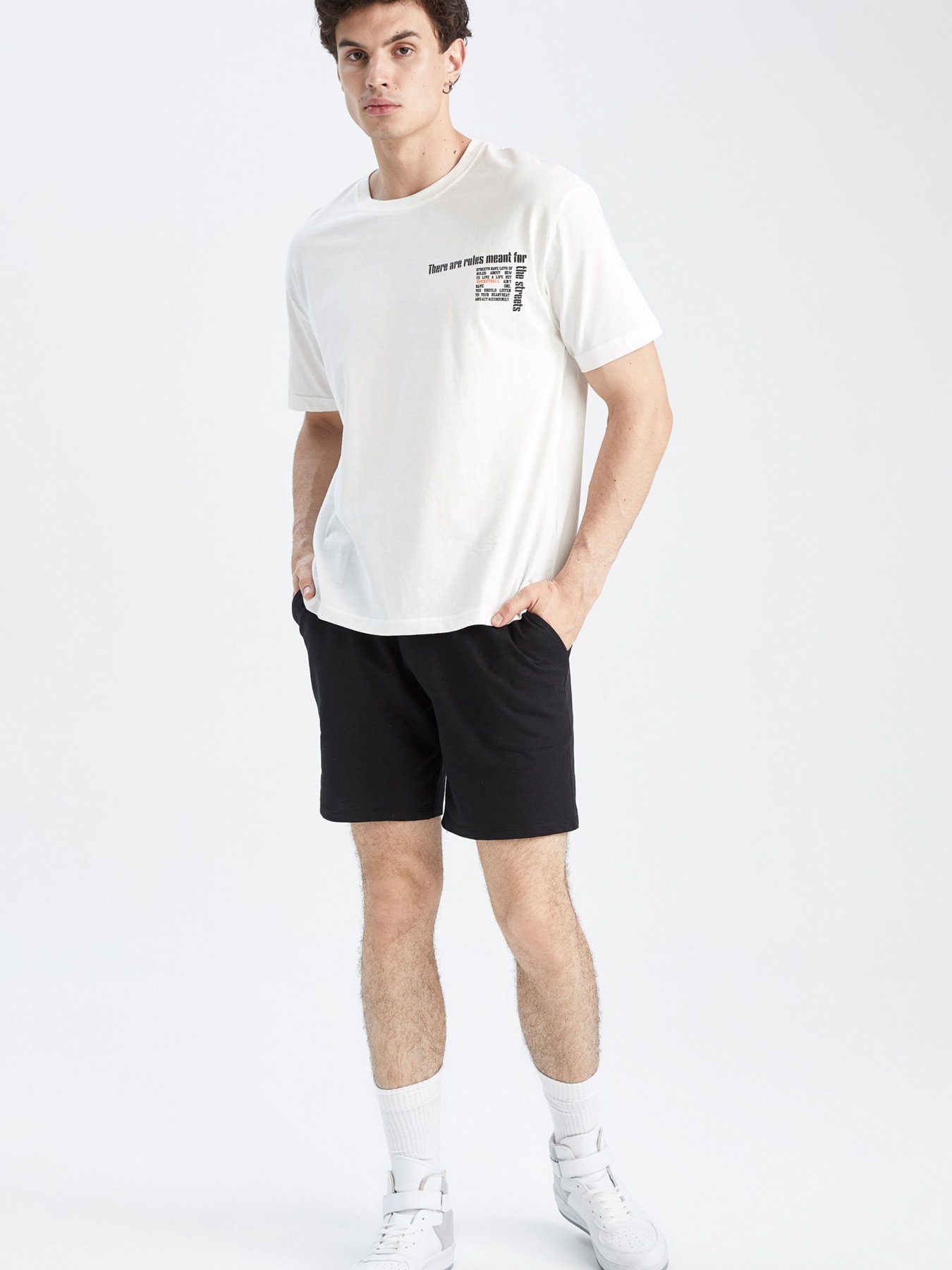 Футболка DeFacto модель Y6253AZ-ER105 Фото