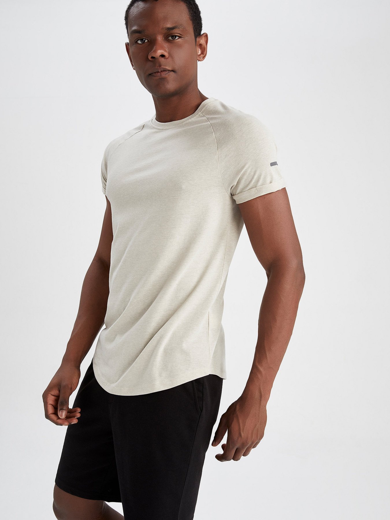 Футболка DeFacto модель Y3194AZ-ER33 Фото