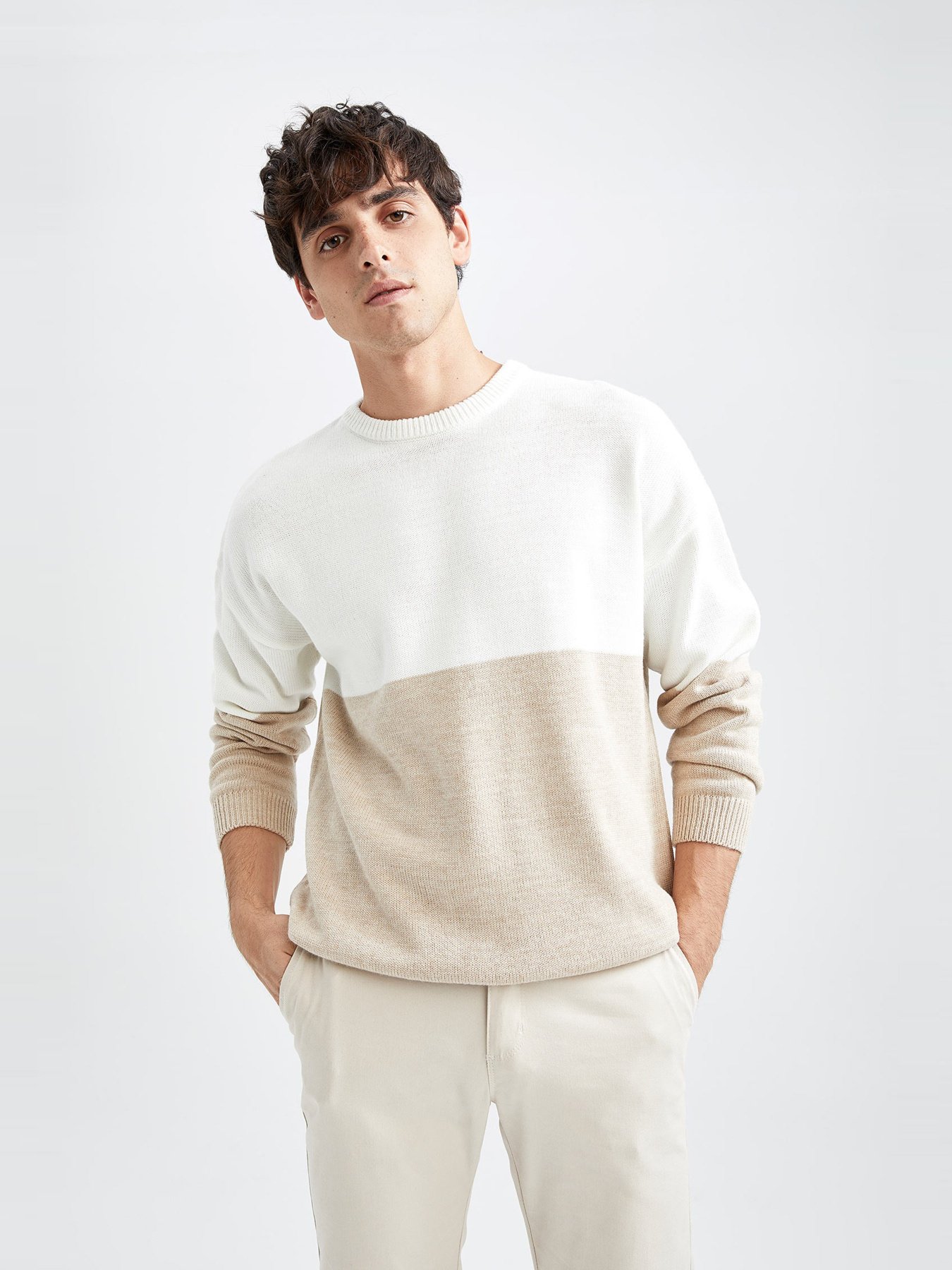 Джемпер DeFacto модель W6595AZ-BG300 Джемпер DeFacto модель W6595AZ-BG300 Фото