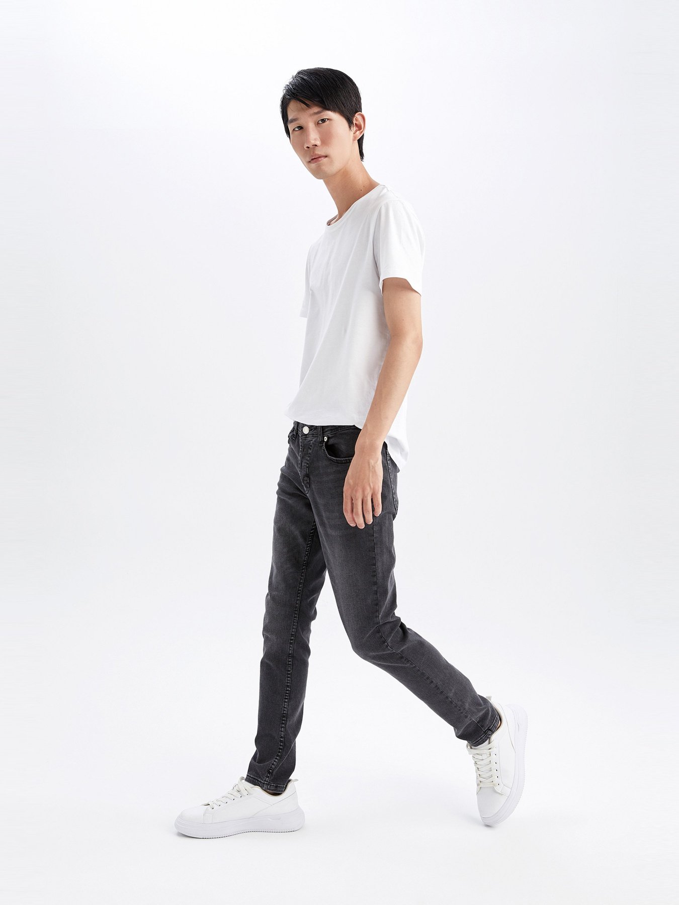 Завужені джинси DeFacto модель X8869AZ-NM36 Фото