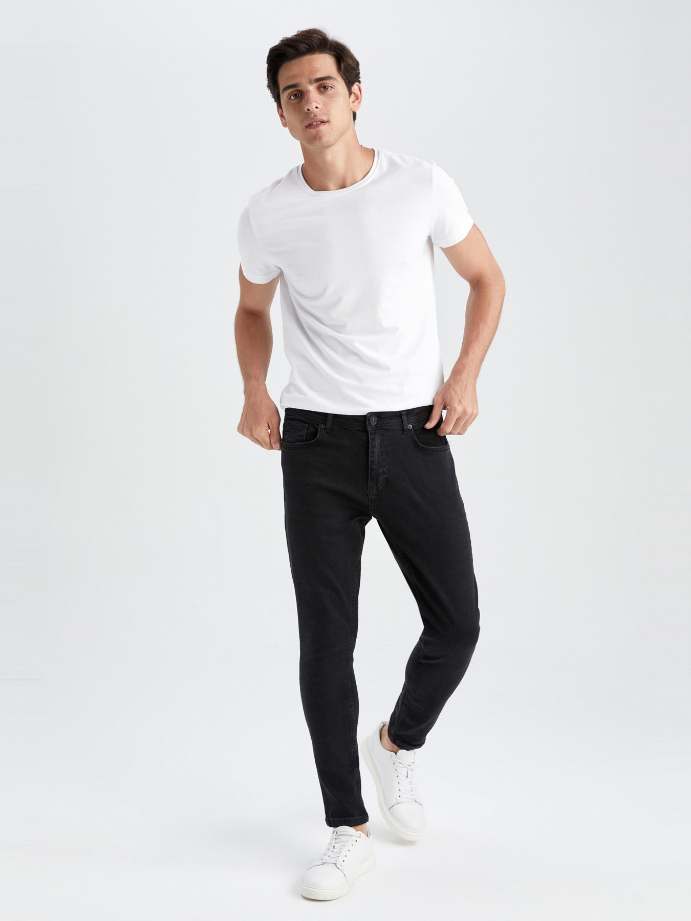 Зауженные джинсы DeFacto модель Z0680AZ-NM40 Фото