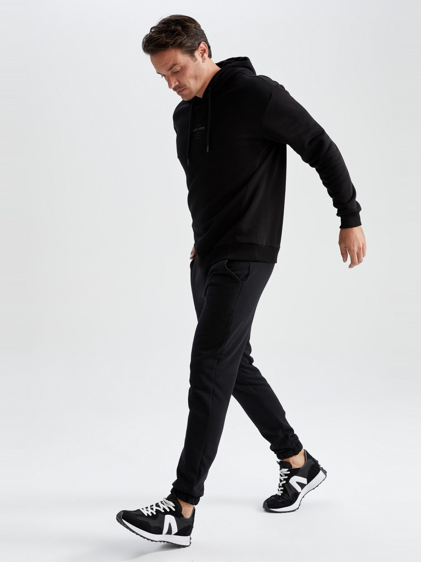 Джоггеры DeFacto модель T0808AZ-BK81 Фото