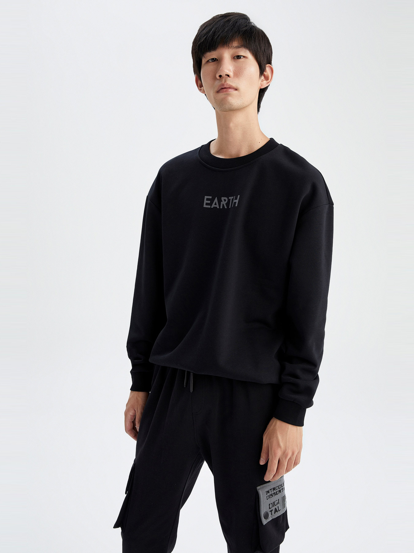 Свитшот DeFacto модель V5306AZ-BK81 Фото