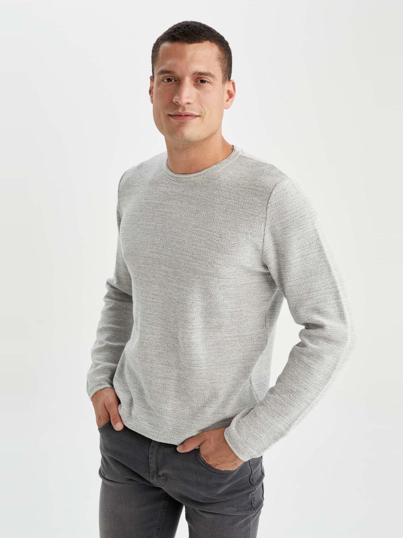 Джемпер DeFacto модель Y0605AZ-GR210 Джемпер DeFacto модель Y0605AZ-GR210 Фото