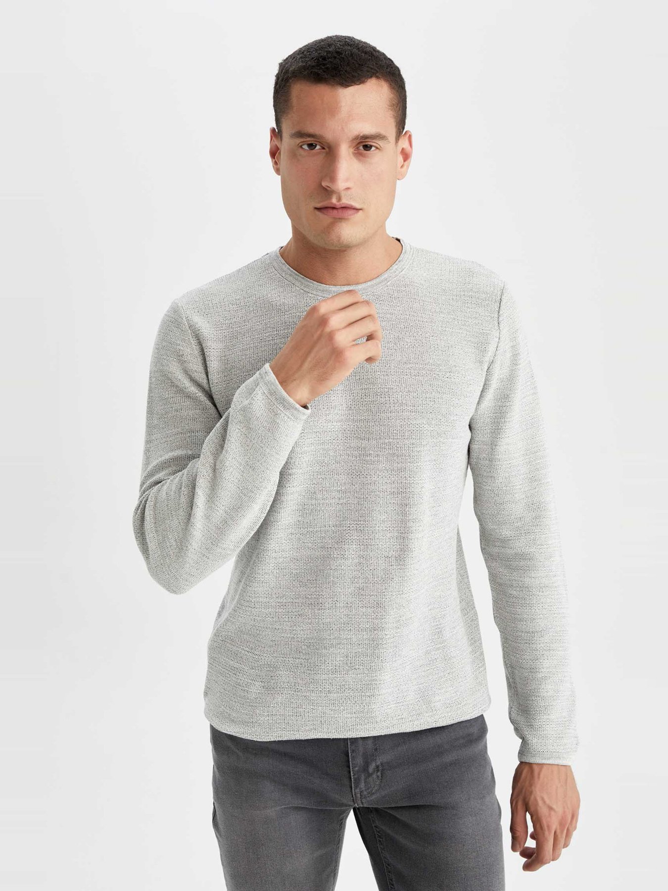 Джемпер DeFacto модель Y0605AZ-GR210 Джемпер DeFacto модель Y0605AZ-GR210 Фото