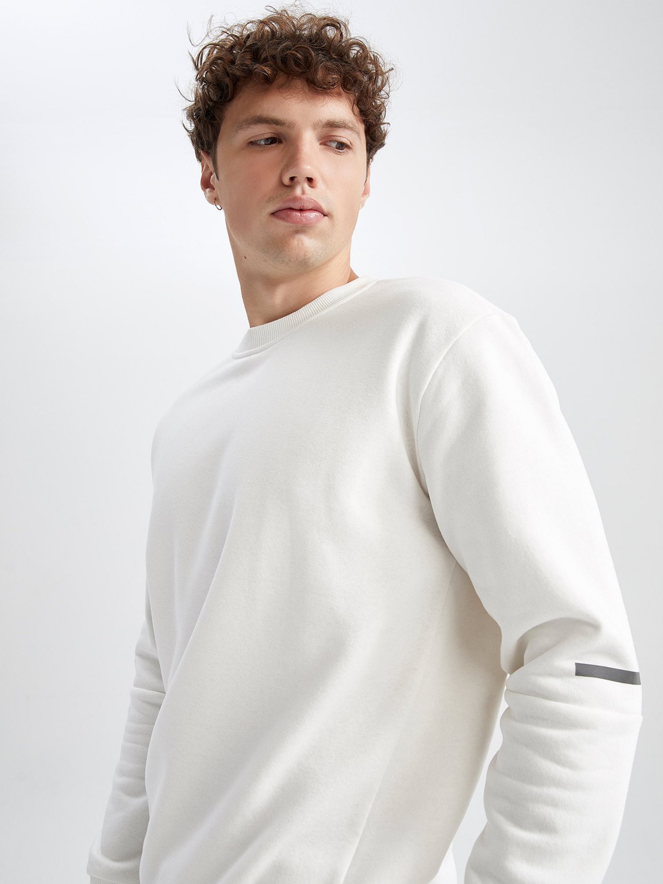 Свитшот DeFacto модель Y4531AZ-ER105 Фото