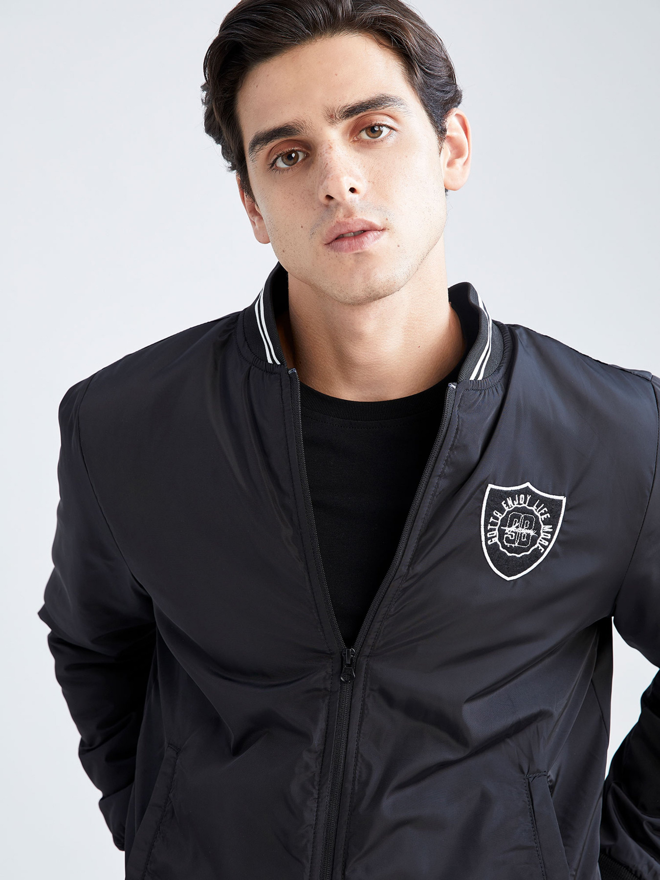 Бомбер DeFacto модель Y5956AZ-BK27 Фото