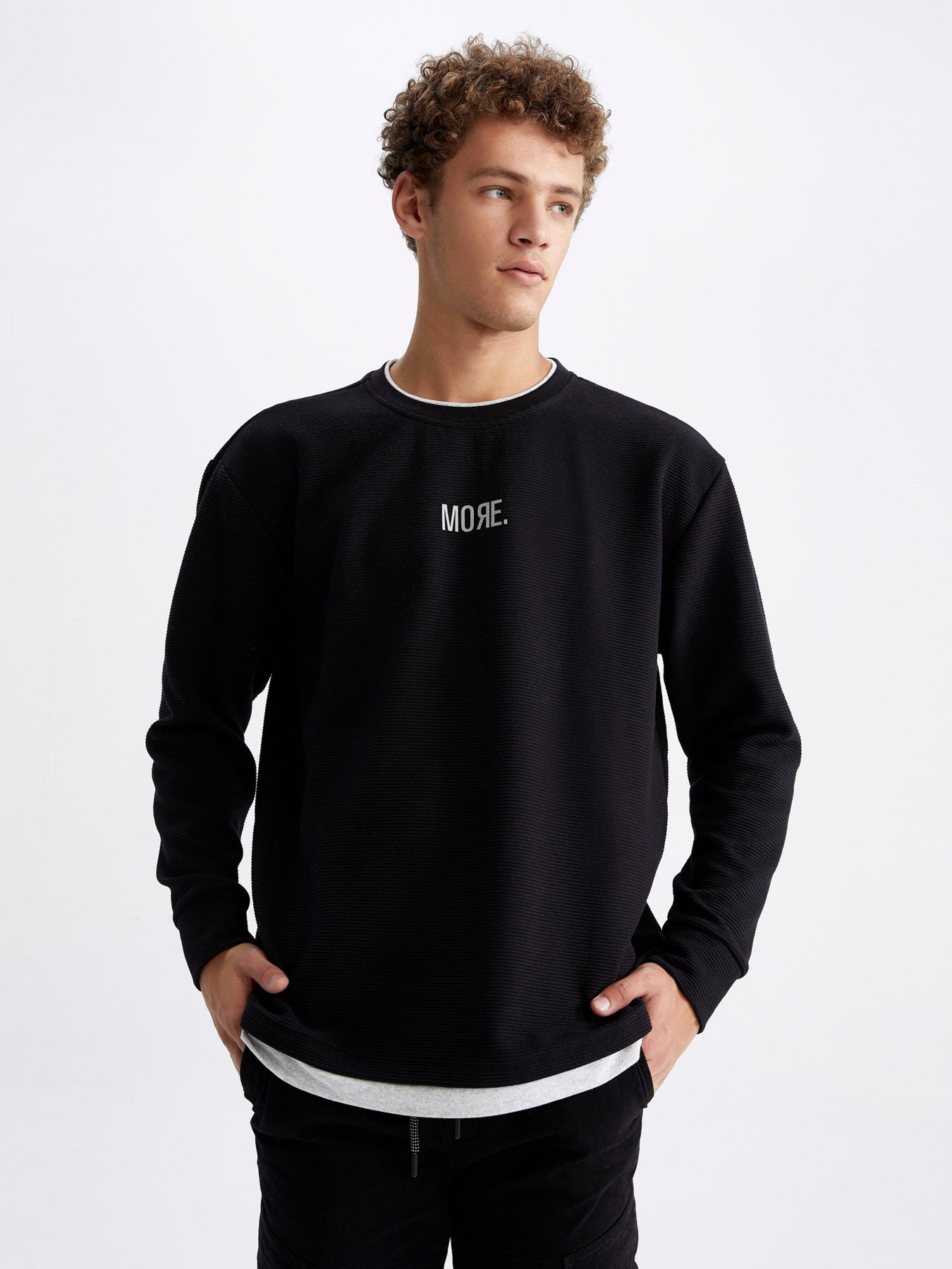 Свитшот DeFacto модель Y8236AZ-BK81 Фото