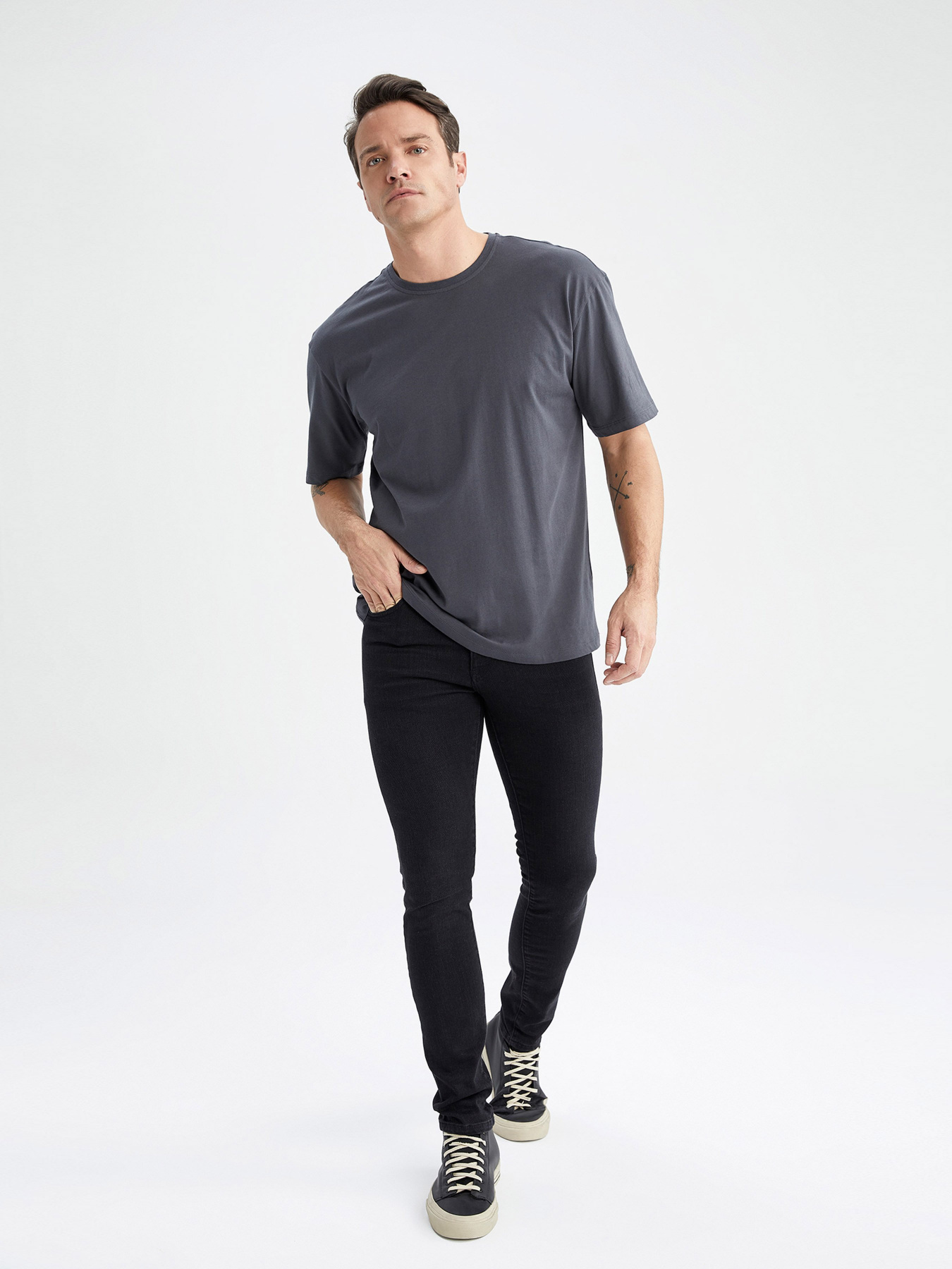 Футболка DeFacto модель T7037AZ-AR63 Фото