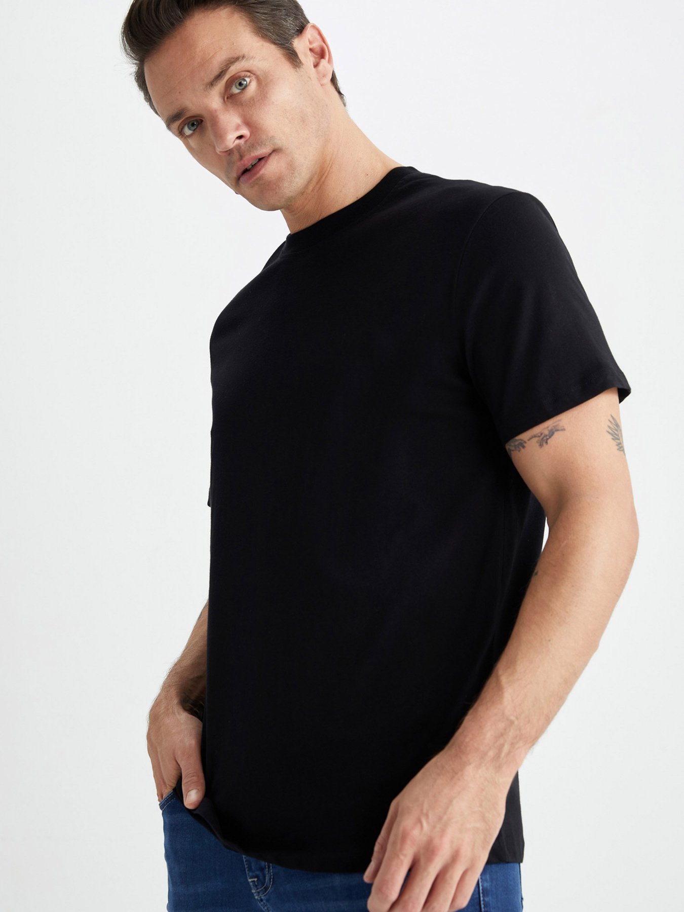 Футболка DeFacto модель V7699AZ-BK81 Фото