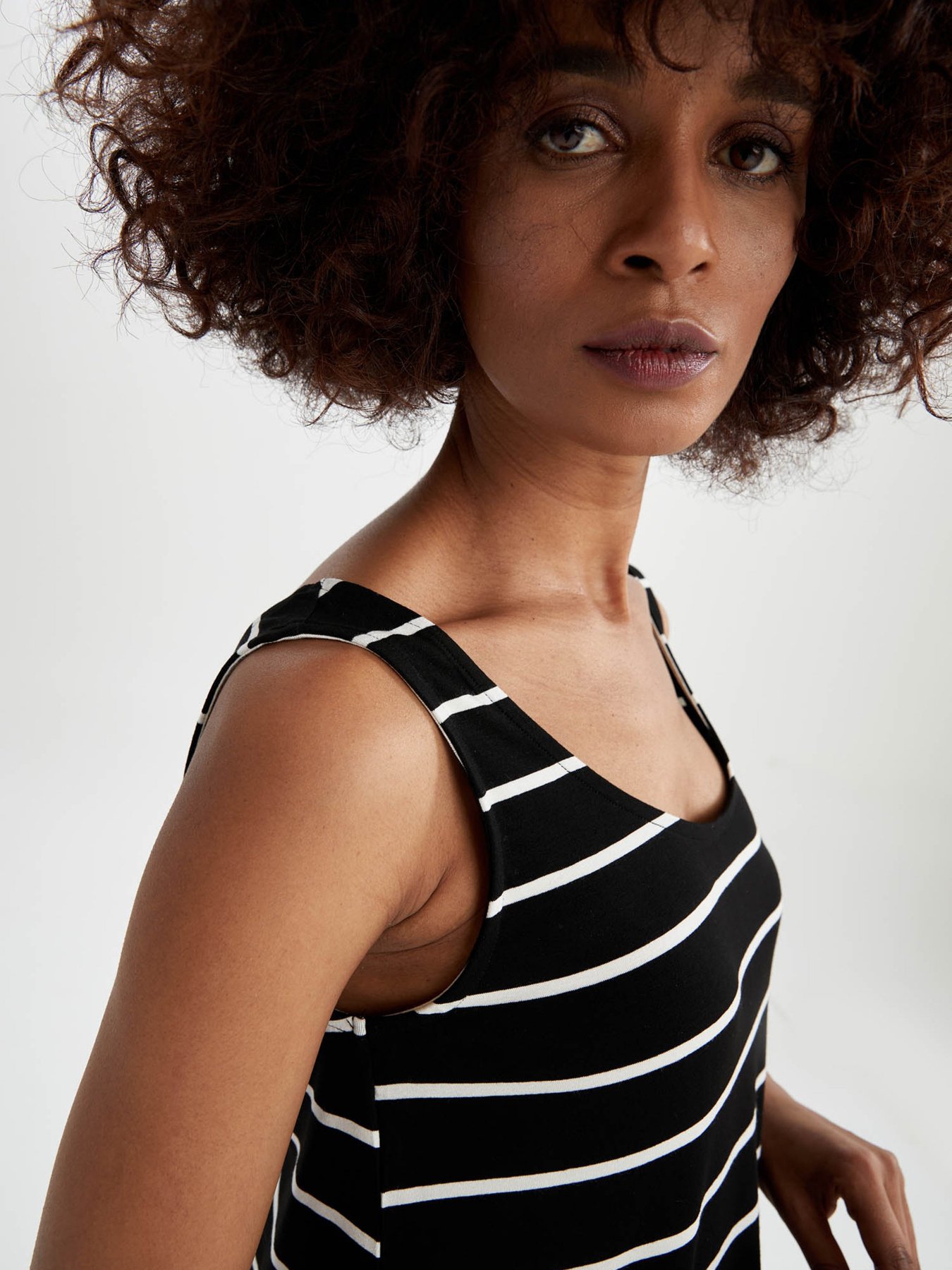 Сукня міді DeFacto модель U3284AZ-WT32 Фото