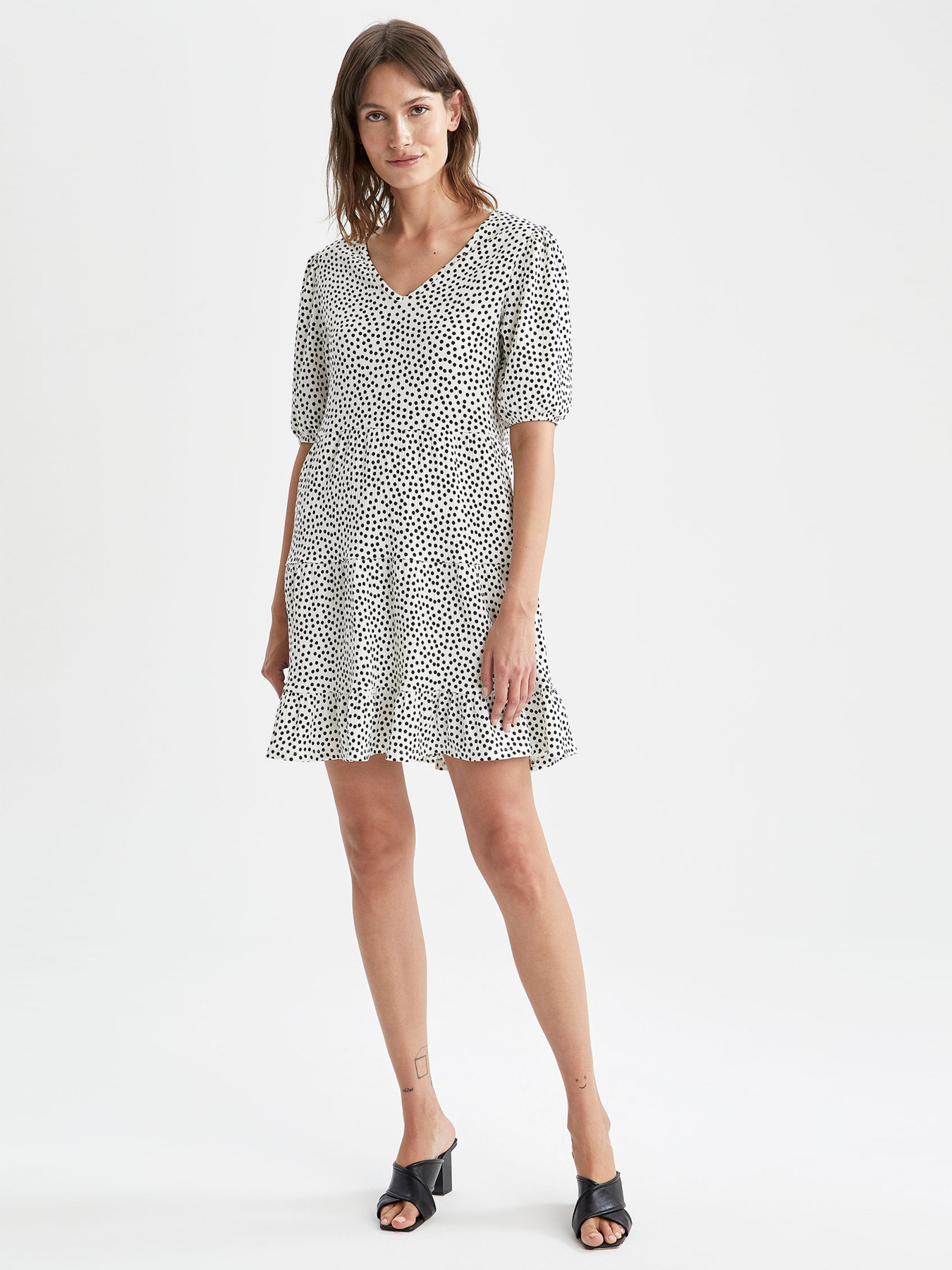 Платье мини DeFacto модель V2133AZ-WT32 Фото