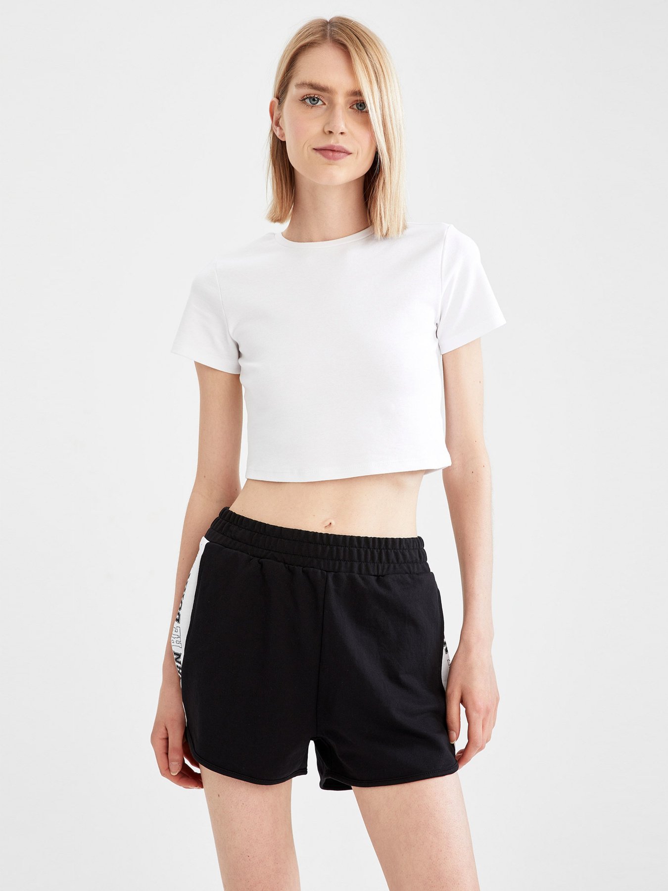 Повсякденні шорти DeFacto модель U7708AZ-BK27 Фото