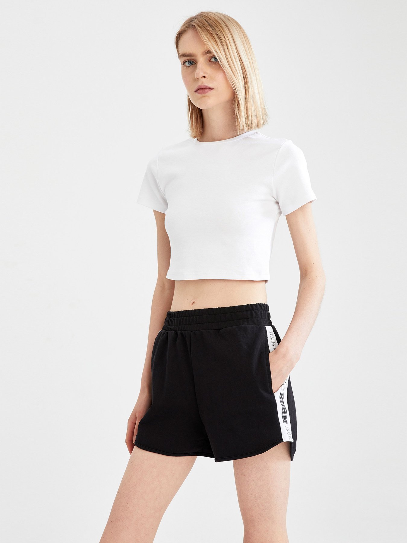 Повсякденні шорти DeFacto модель U7708AZ-BK27 Фото