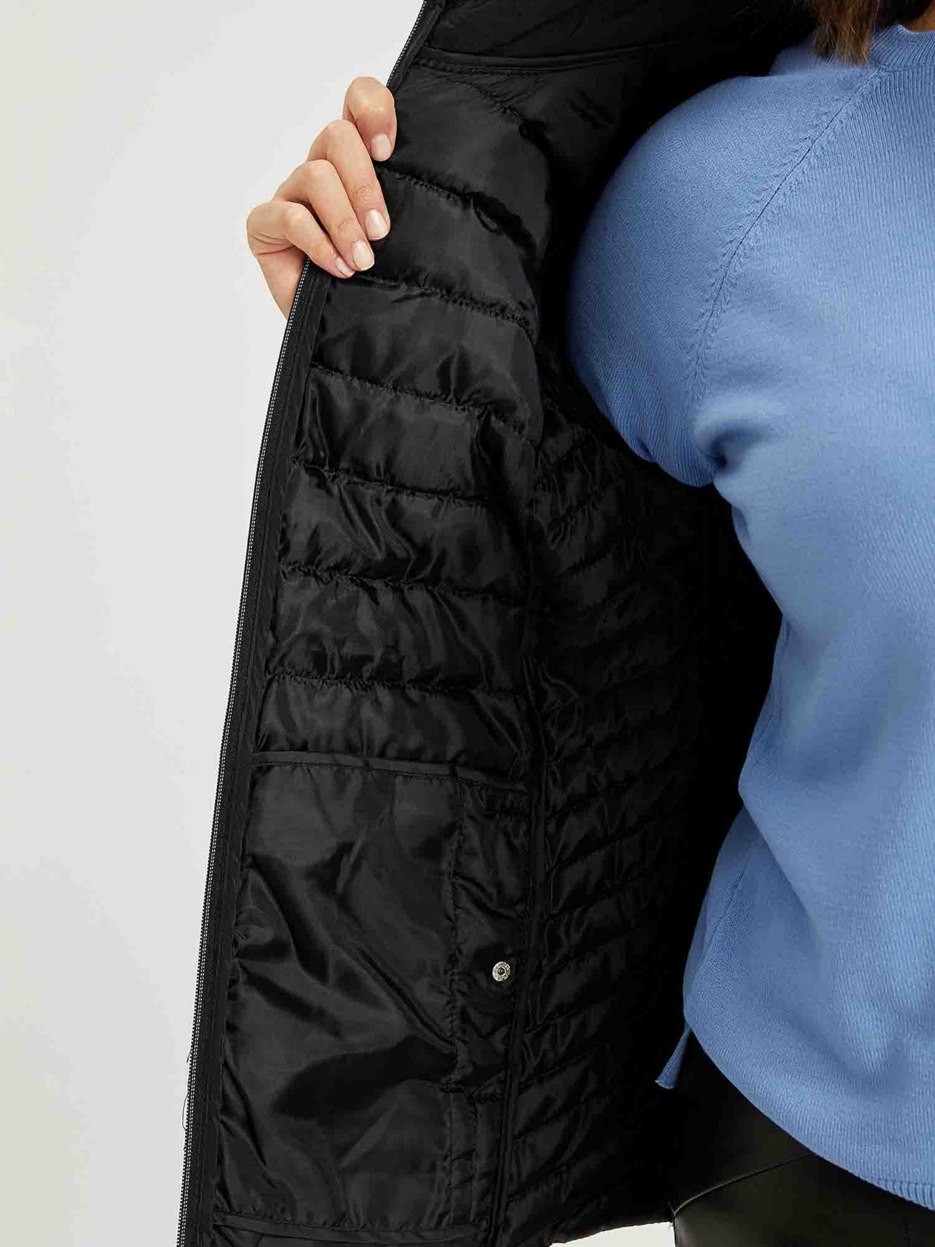 Демисезонная куртка DeFacto модель N6357AZ-BK27 Демисезонная куртка DeFacto модель N6357AZ-BK27 Фото