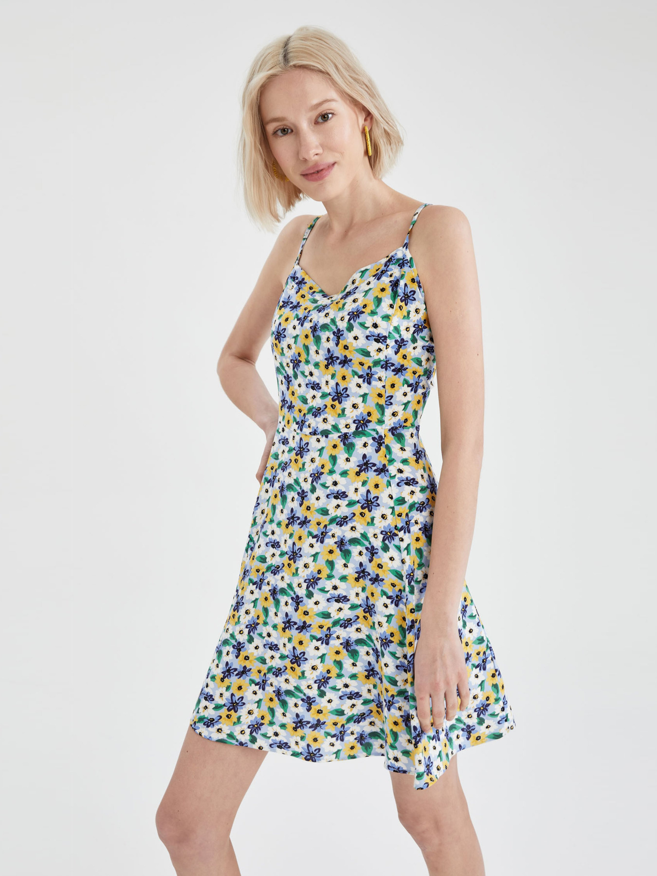 Сукні DeFacto модель T7059AZ-BE400 Сукні DeFacto модель T7059AZ-BE400 Фото