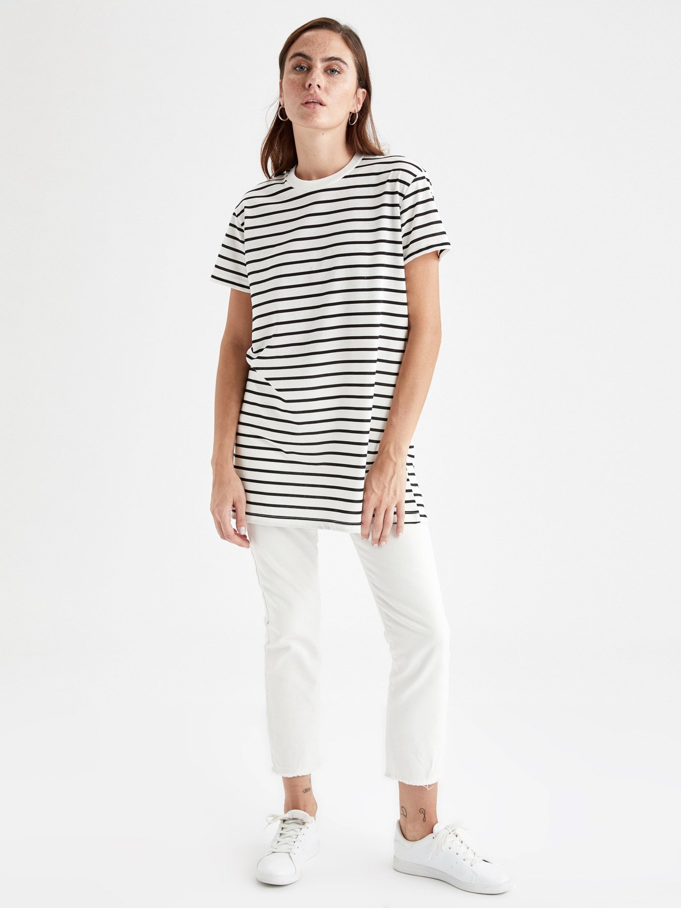 Набор футболок DeFacto модель V4336AZ-KR1 Фото