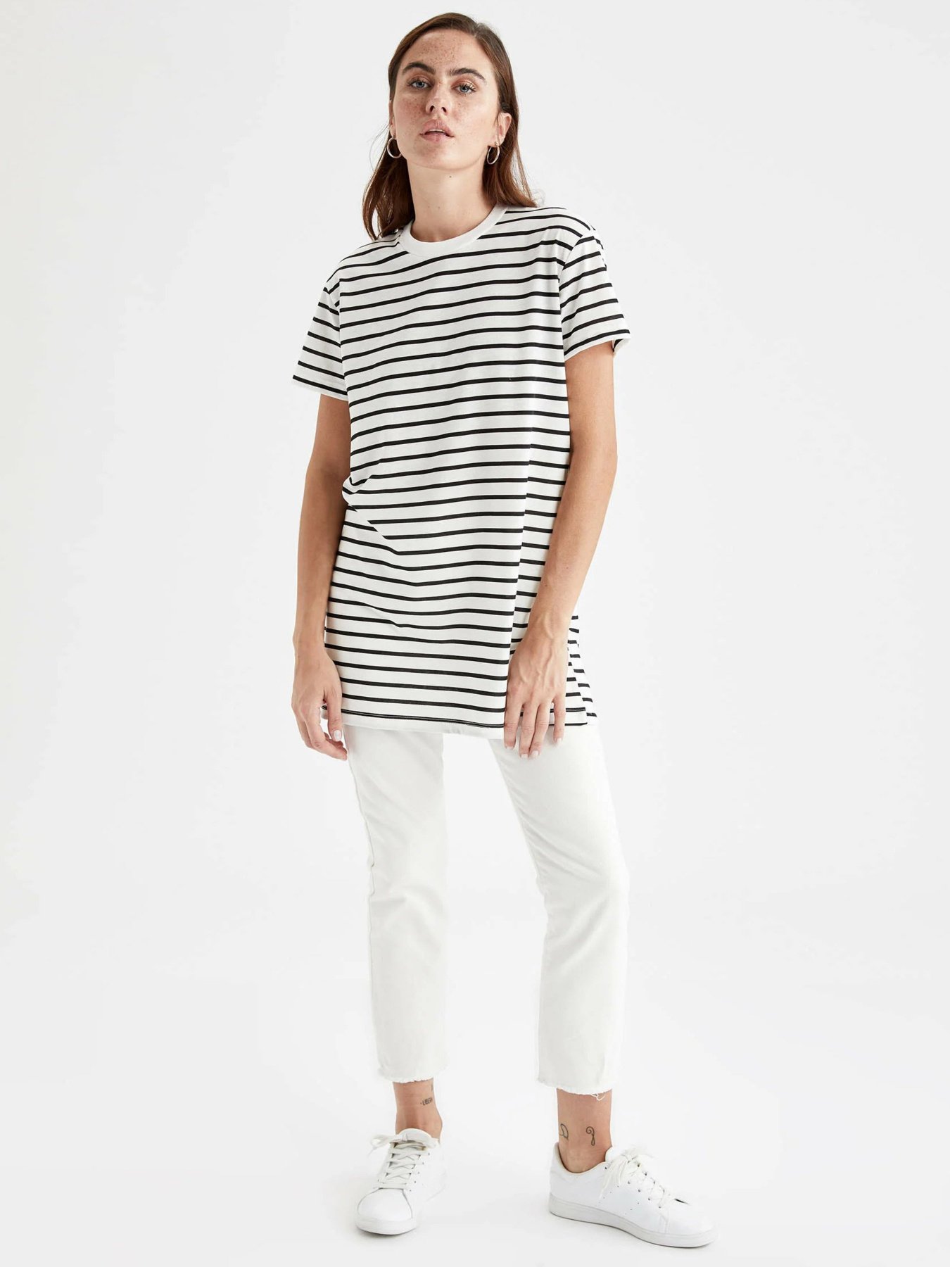 Набор футболок DeFacto модель V4336AZ-KR1 Фото