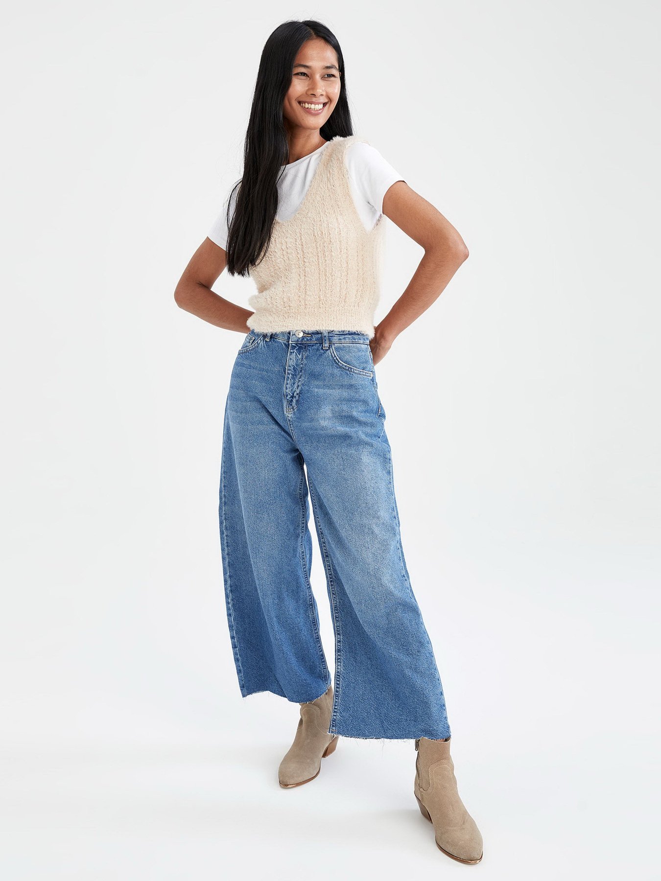 Жилет DeFacto модель U6113AZ-ER48 Жилет DeFacto модель U6113AZ-ER48 Фото