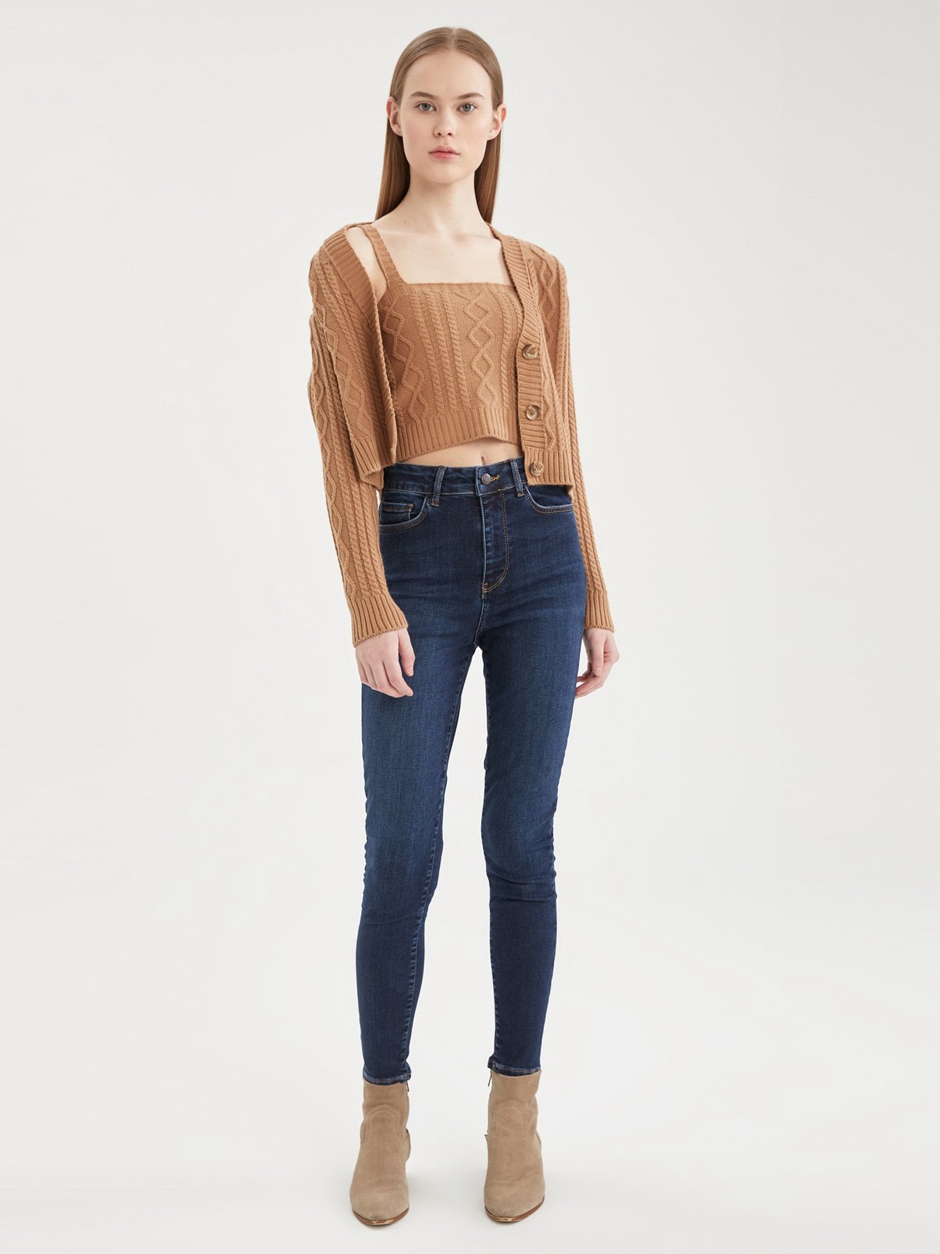 Топ DeFacto модель S8319AZ-BG111 Топ DeFacto модель S8319AZ-BG111 Фото