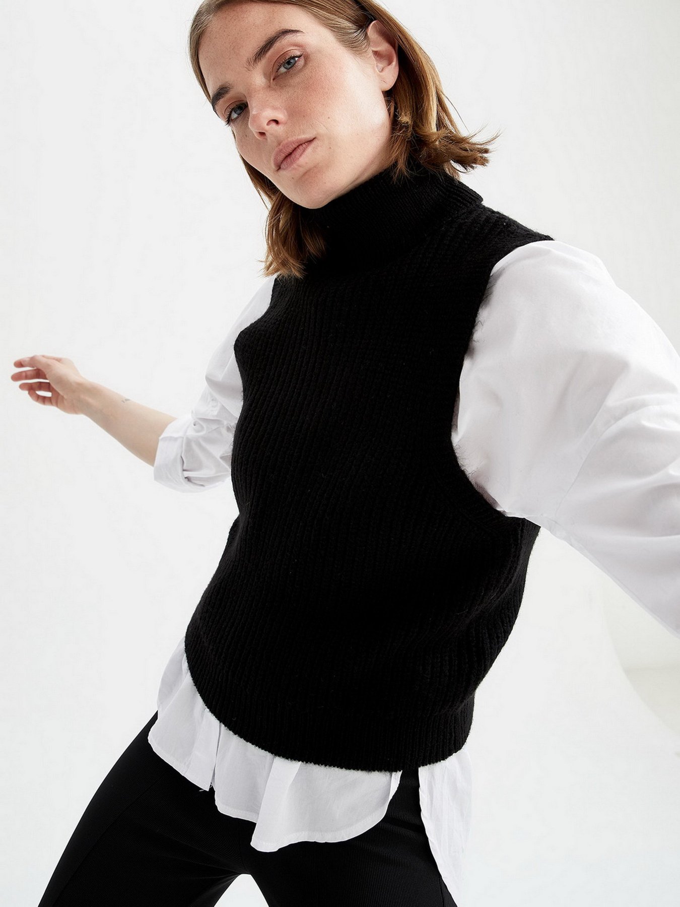 Жилет DeFacto модель U8634AZ-BK27 Фото