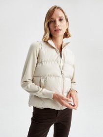 Утеплений жилет DeFacto модель T4326AZ-BG414 Фото