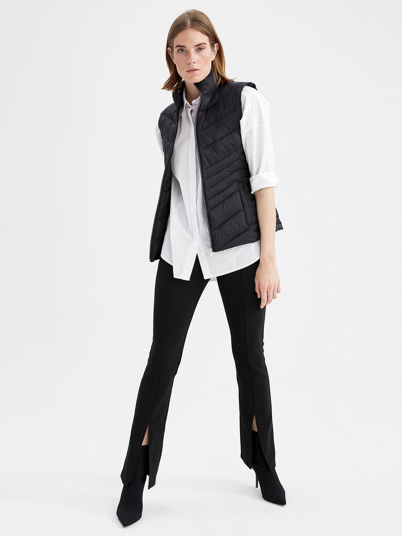 Жилет з утеплювачем DeFacto модель T4327AZ-BK27 Фото