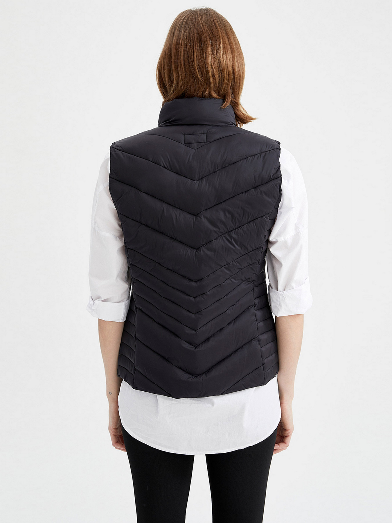 Жилет з утеплювачем DeFacto модель T4327AZ-BK27 Фото