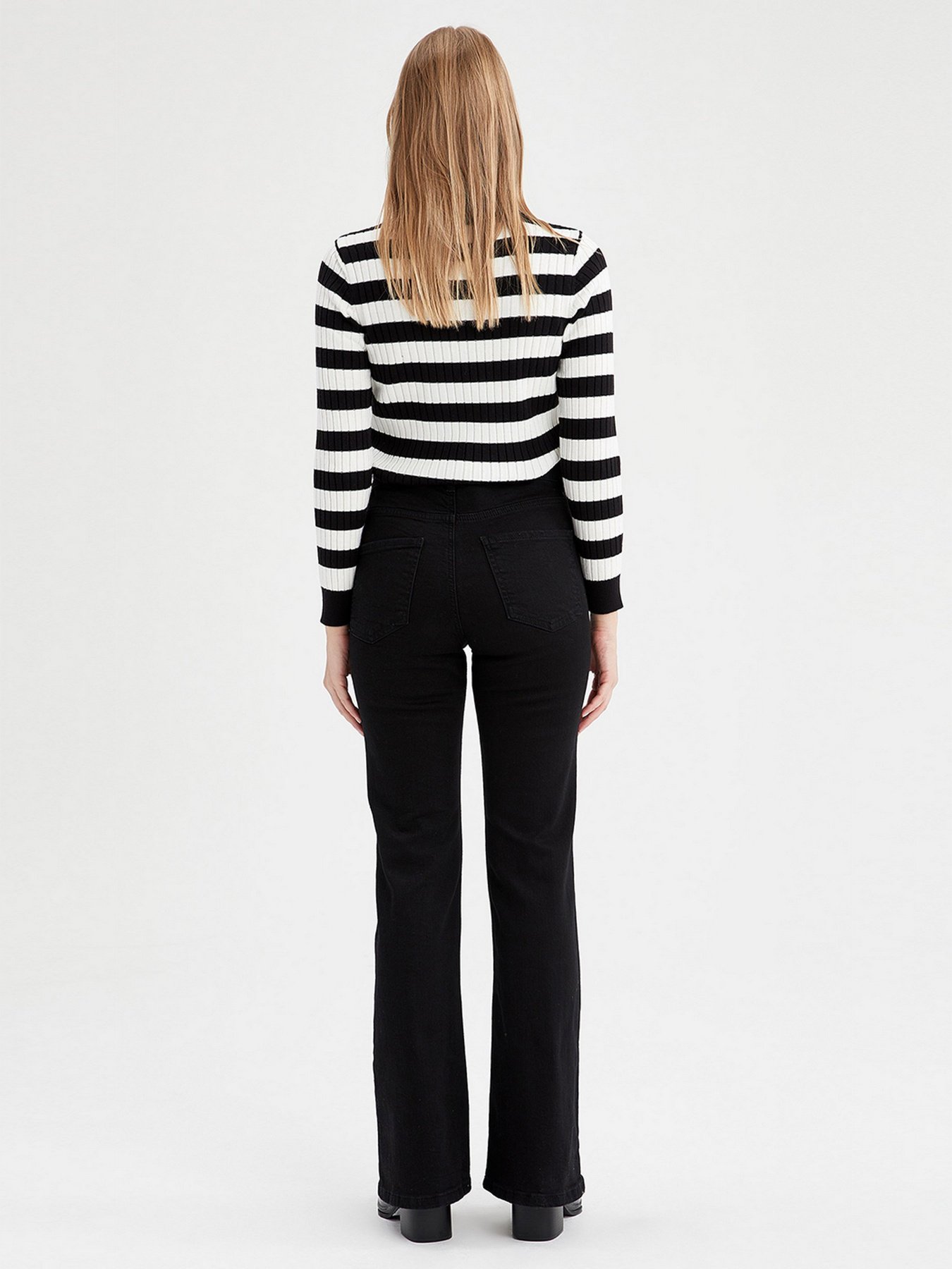 Прямі джинси DeFacto Mia Wide Leg модель V8383AZ-NM40 Фото